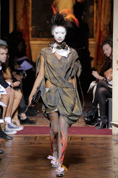 Look 13